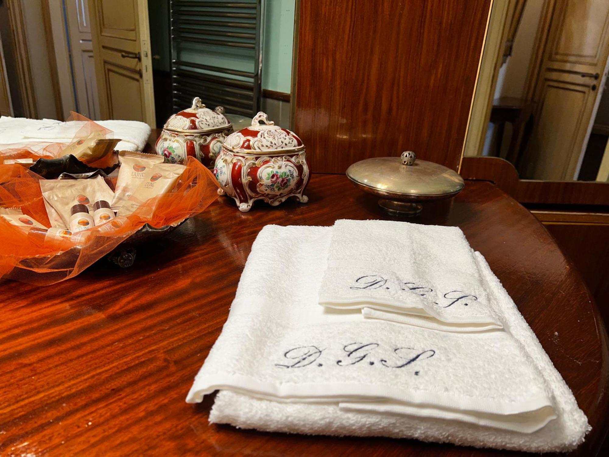 Donna Guia Suite Palermo Buitenkant foto